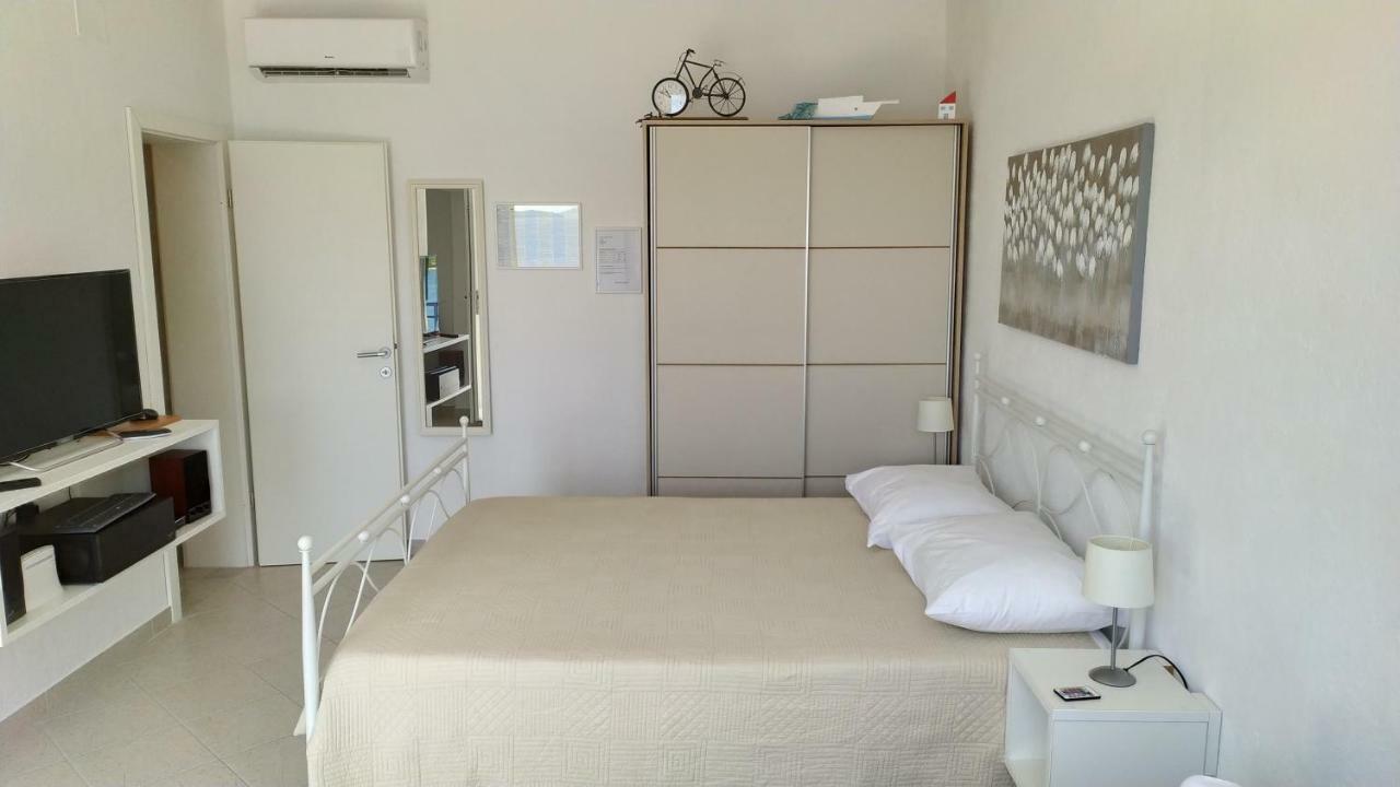 Studio Apartment Luce Marina Luaran gambar