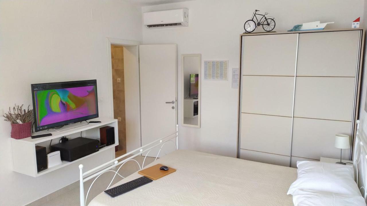 Studio Apartment Luce Marina Luaran gambar