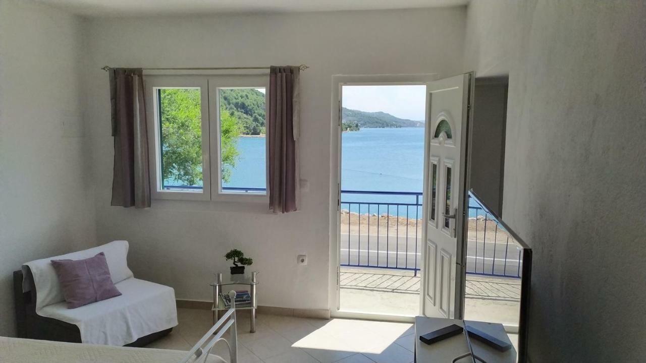 Studio Apartment Luce Marina Luaran gambar